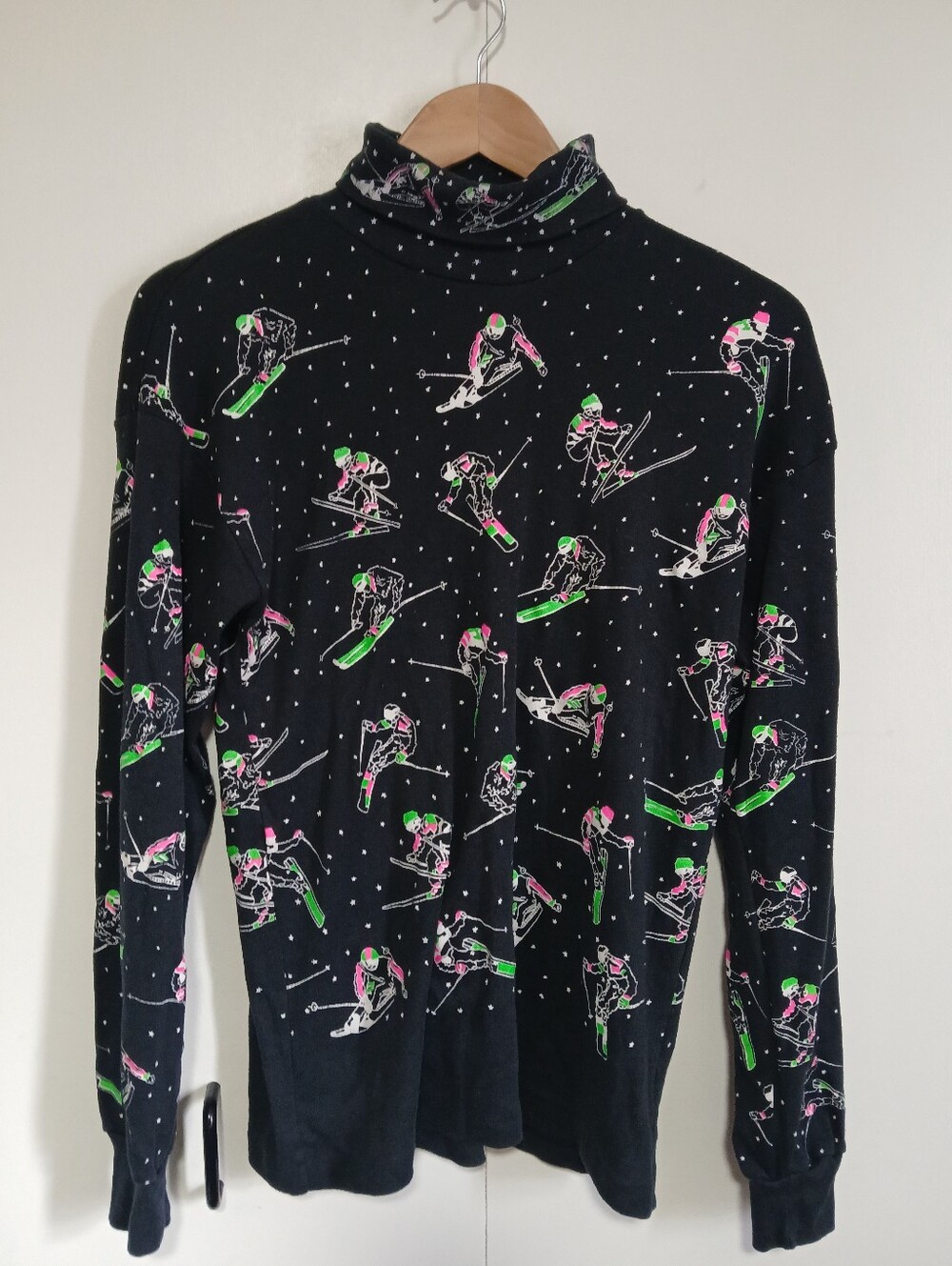Vintage 80s/90s Kombi Neon Ski Turtleneck Top Made in Canada Graphic Shirt M